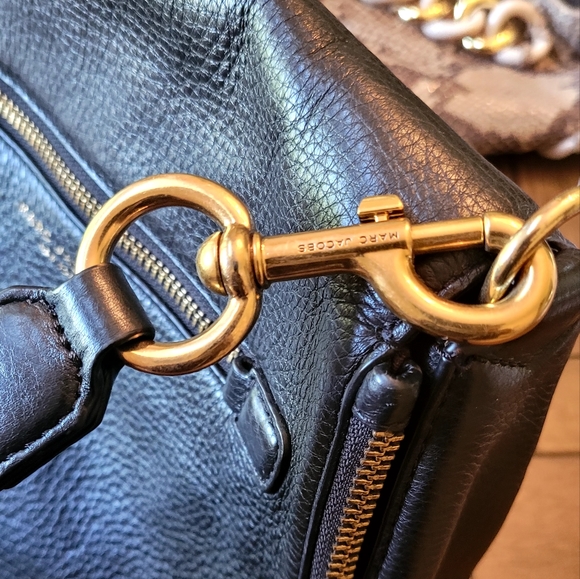 Marc Jacob Blk Genuine Leather Recruit Saddle Bag w/Goldtone Hardware - Picture 5 of 14